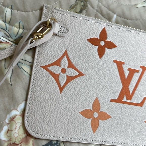 🌺 Reserved Do Not Purchase🌺Louis Vuitton Empreinte Giant By The Pool Clutch - Picture 5 of 17